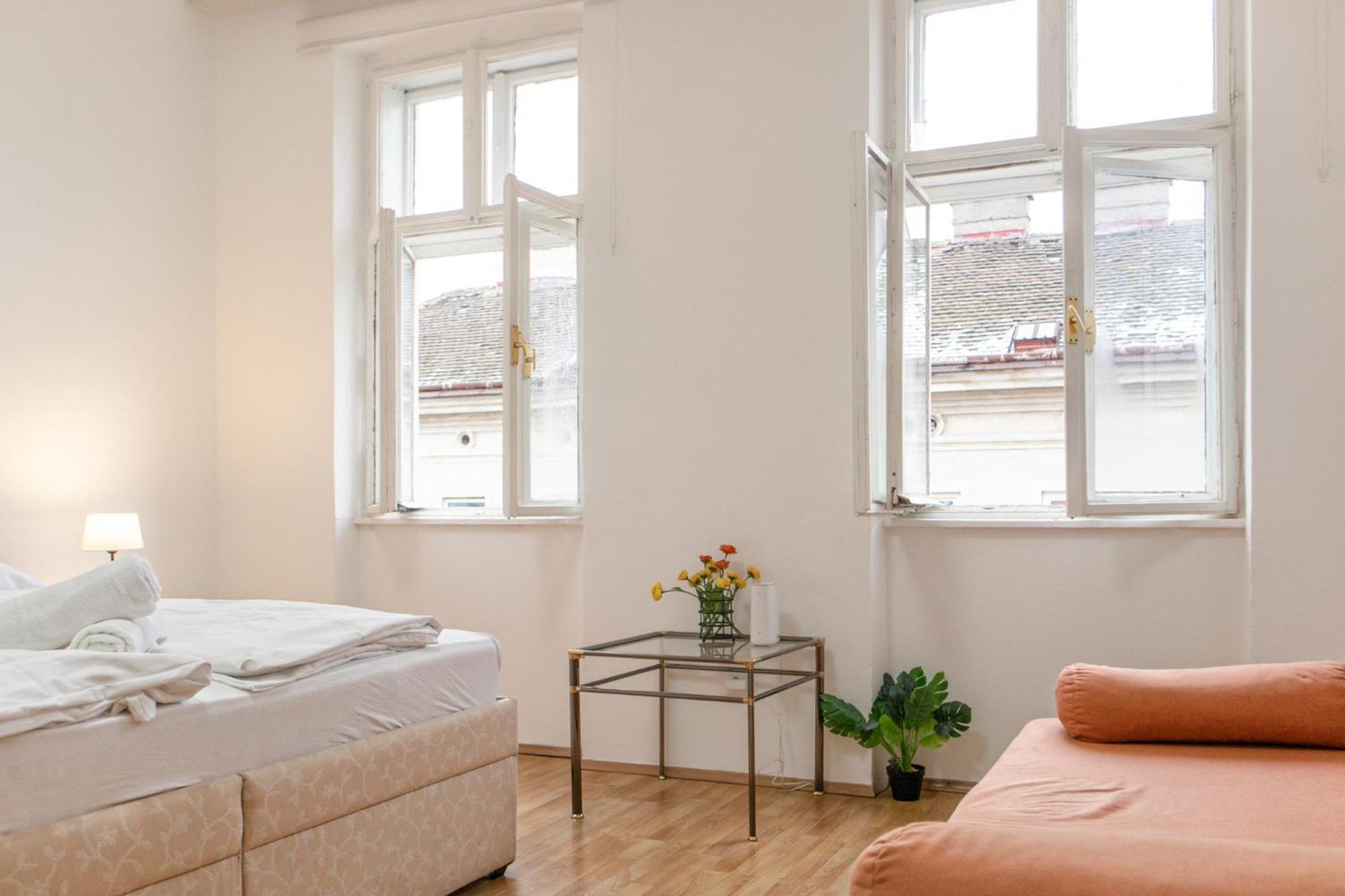 Budget City Stay - Near Wiener Stadthalle Ideal For Longstays ภายนอก รูปภาพ