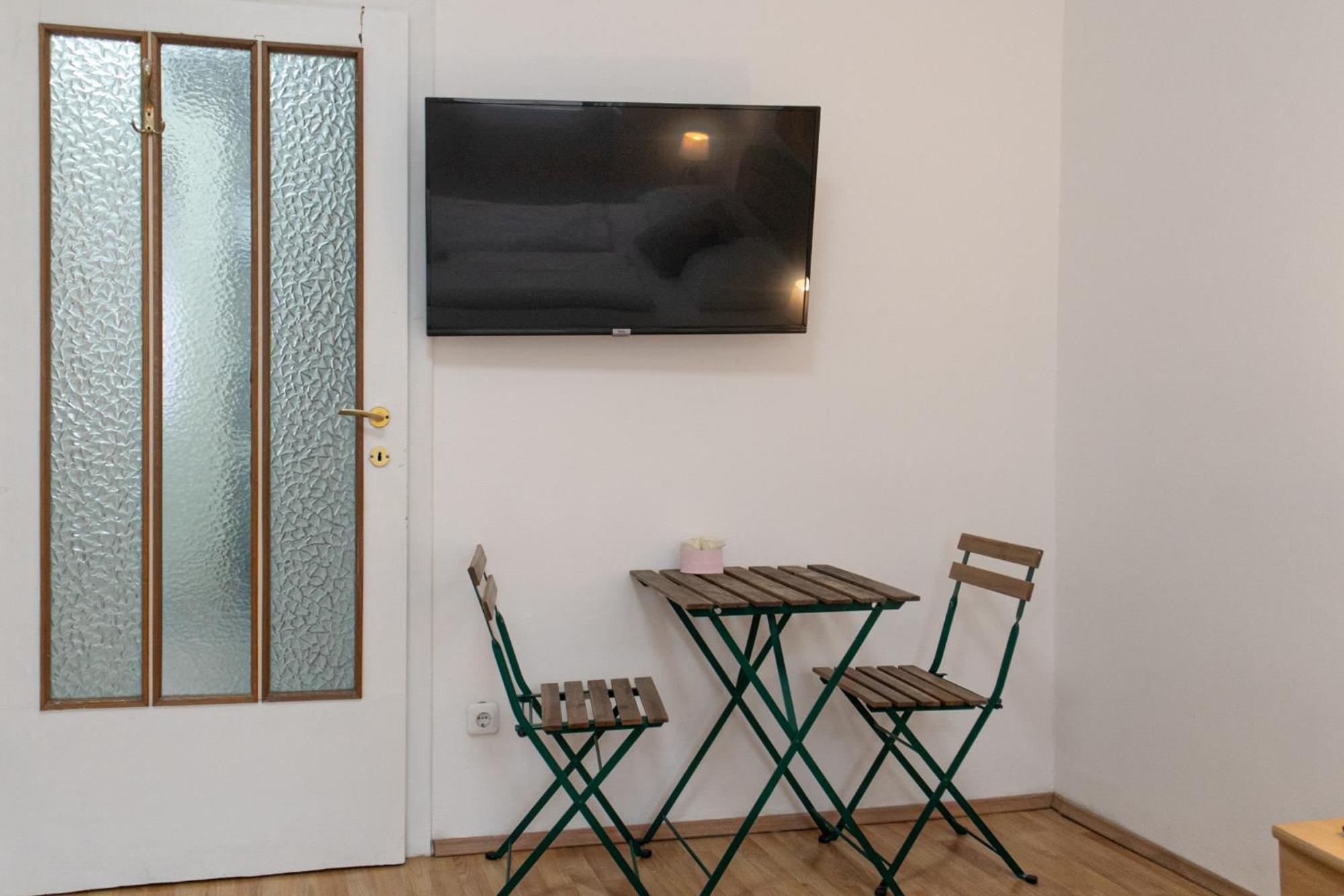 Budget City Stay - Near Wiener Stadthalle Ideal For Longstays ภายนอก รูปภาพ