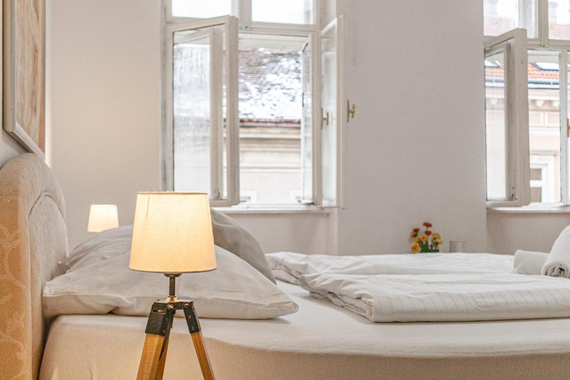 Budget City Stay - Near Wiener Stadthalle Ideal For Longstays ภายนอก รูปภาพ